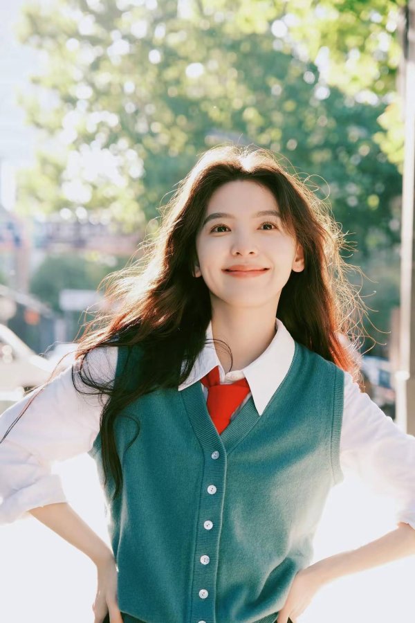 炒股配资网 章若楠李兰迪初恋脸巅峰对决 姐系清冷VS邻家治愈谁更戳你